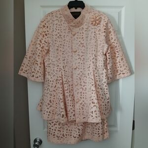 Chic Lace Midi Dress in Soft Pink